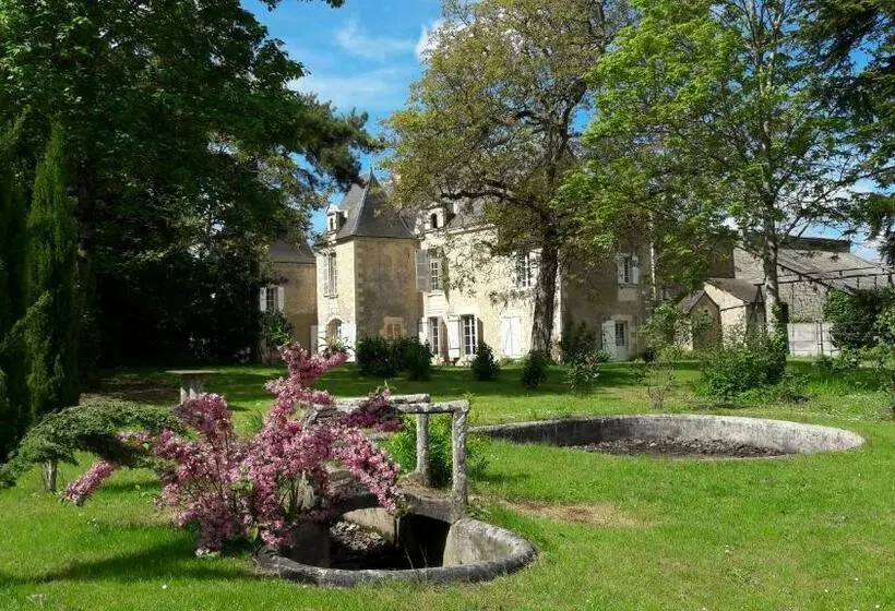 ベッドアンドブレックファースト Manoir Du Bellay