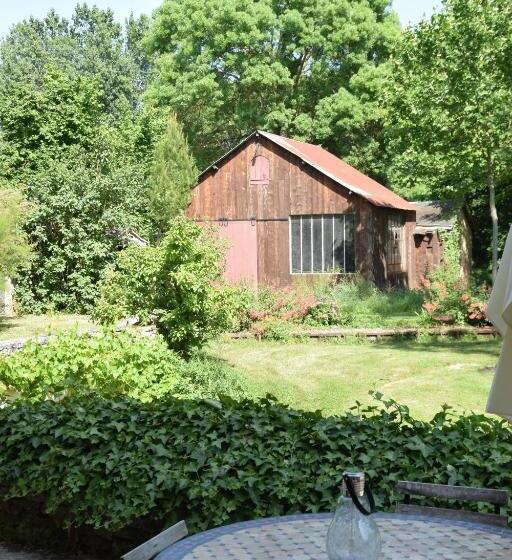 تختخواب و صبحانه Moulins De Clan