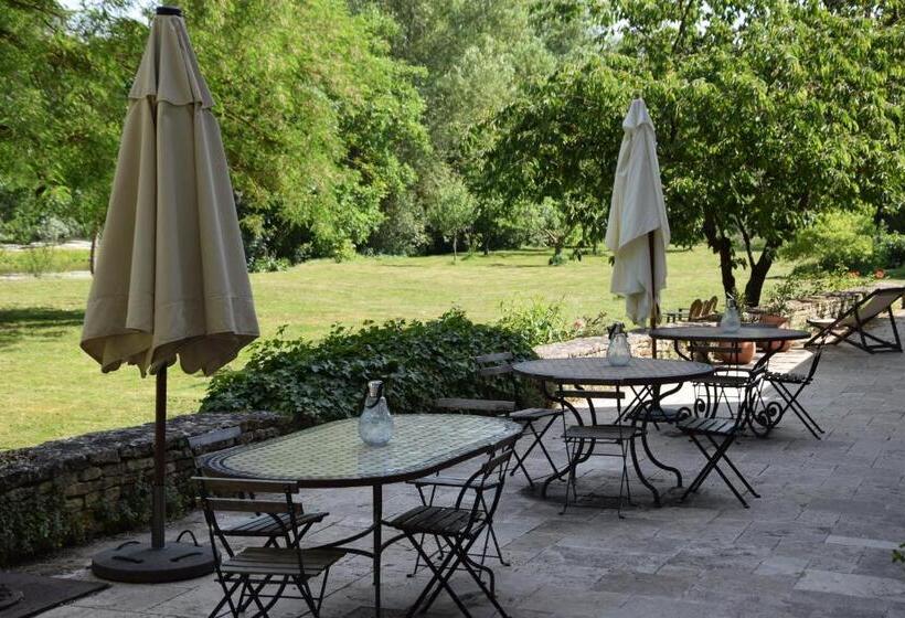 تختخواب و صبحانه Moulins De Clan