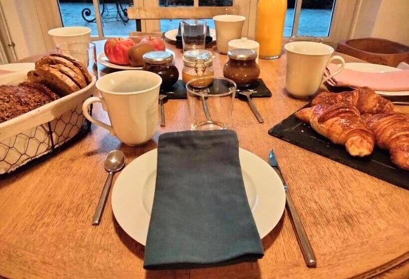 تختخواب و صبحانه Moulins De Clan