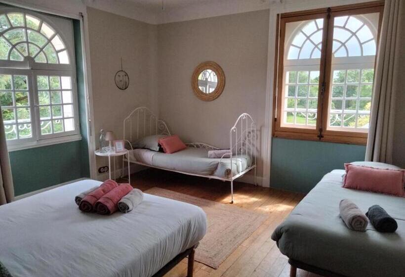 تختخواب و صبحانه Moulins De Clan