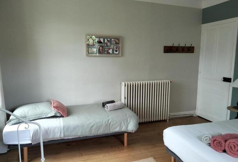 تختخواب و صبحانه Moulins De Clan