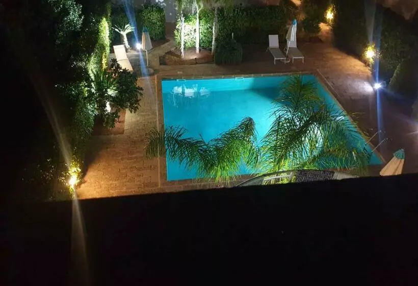Lucrezia Relax