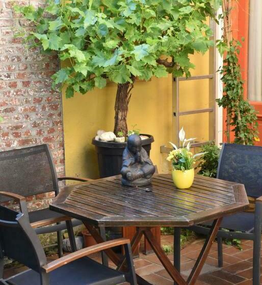 Marnix Bed And Breakfast