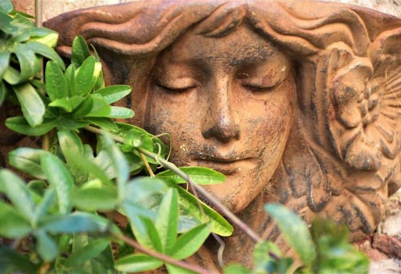 Marnix Bed And Breakfast