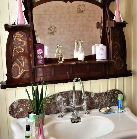 Marnix Bed And Breakfast