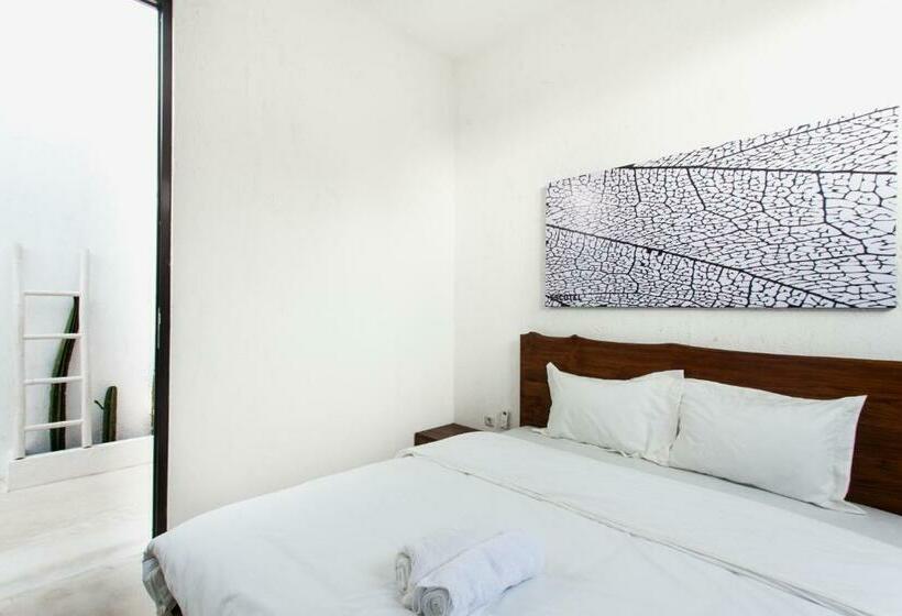 פנסיון Escotel Tempekan Guest House