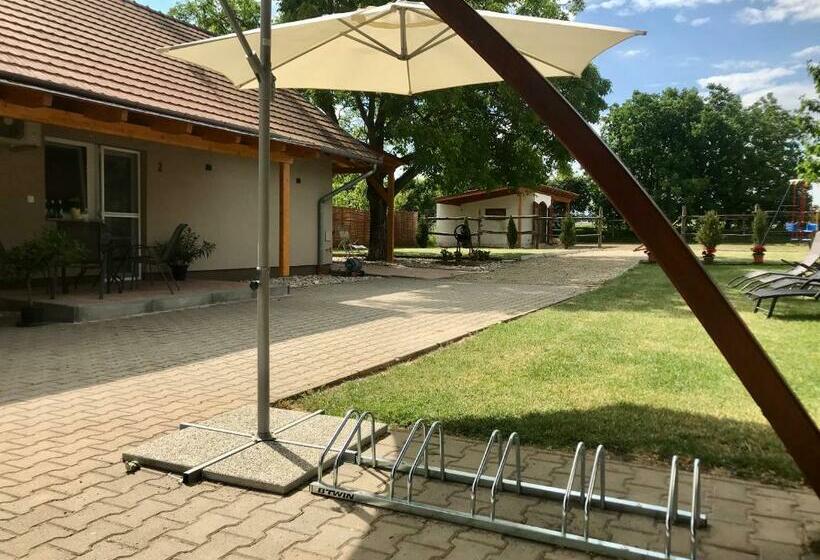 Пансион Léna Vendégház