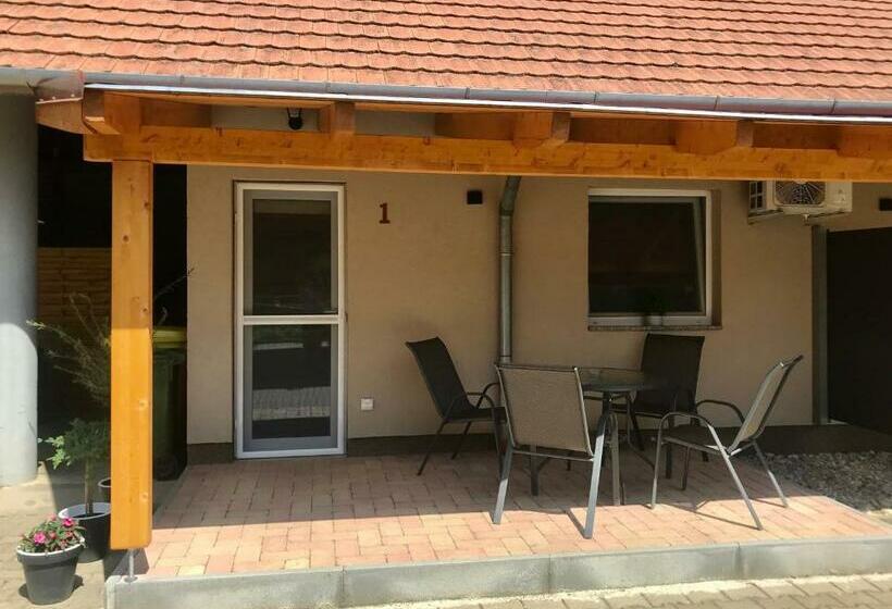 Пансион Léna Vendégház