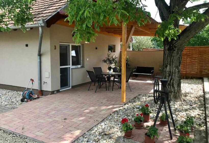 Пансион Léna Vendégház