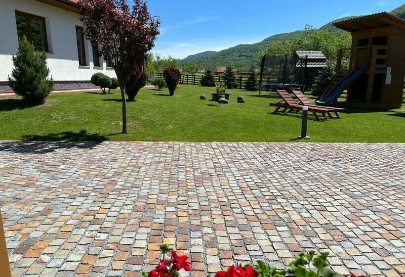 پانسیون Relax House