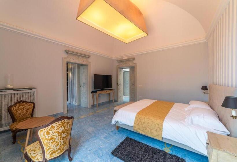 אתר נופש Villa Ortensia D Avalos