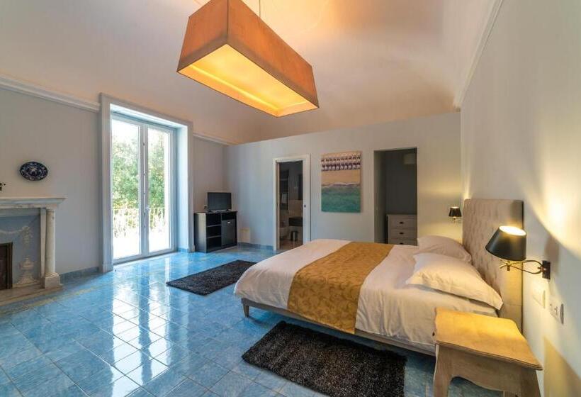 אתר נופש Villa Ortensia D Avalos