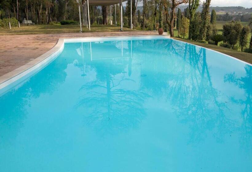 אתר נופש Villa Ortensia D Avalos