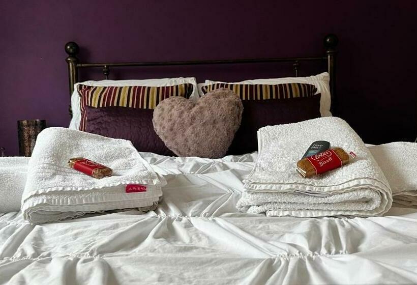 مبيت وإفطار Home From Home, Close To Redditch Hospital Abb
