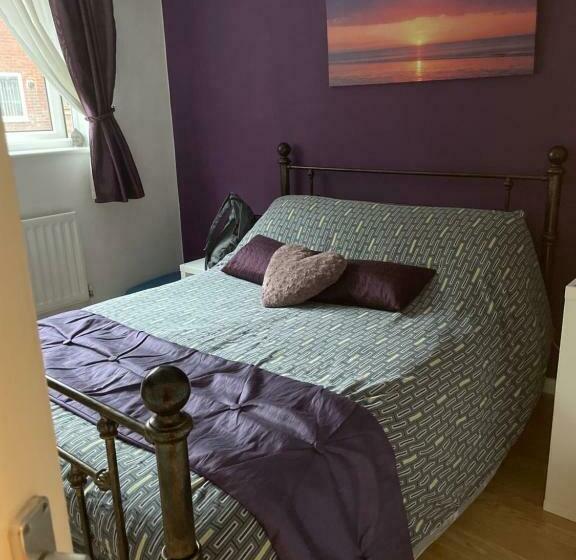 مبيت وإفطار Home From Home, Close To Redditch Hospital Abb