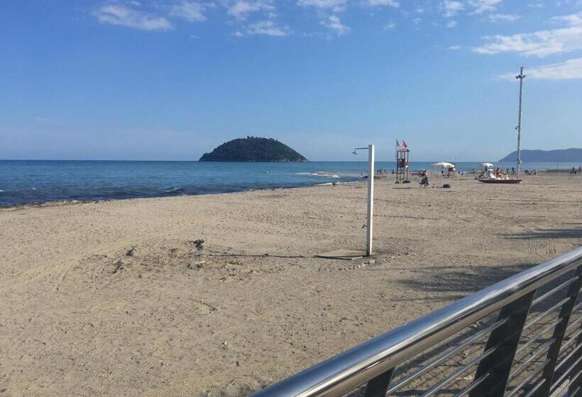 مبيت وإفطار La Gallina Nel Castello Citr Oo9002 Beb Oo11