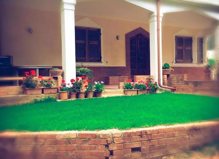 ベッドアンドブレックファースト La Gallina Nel Castello Citr Oo9002 Beb Oo11