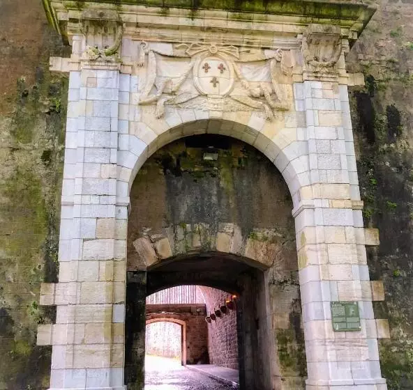 Aamiaismajoitus (B&B) Maison D Hôtes City Break Miradour