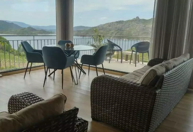 ホテル Casa Albelo Do Gerês