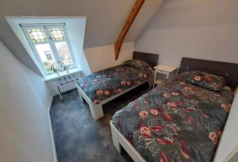 تختخواب و صبحانه De Bloemenhof