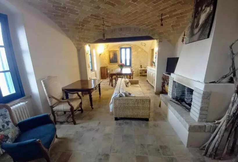 Aamiaismajoitus (B&B) La Casa Dalle Finestre Blu