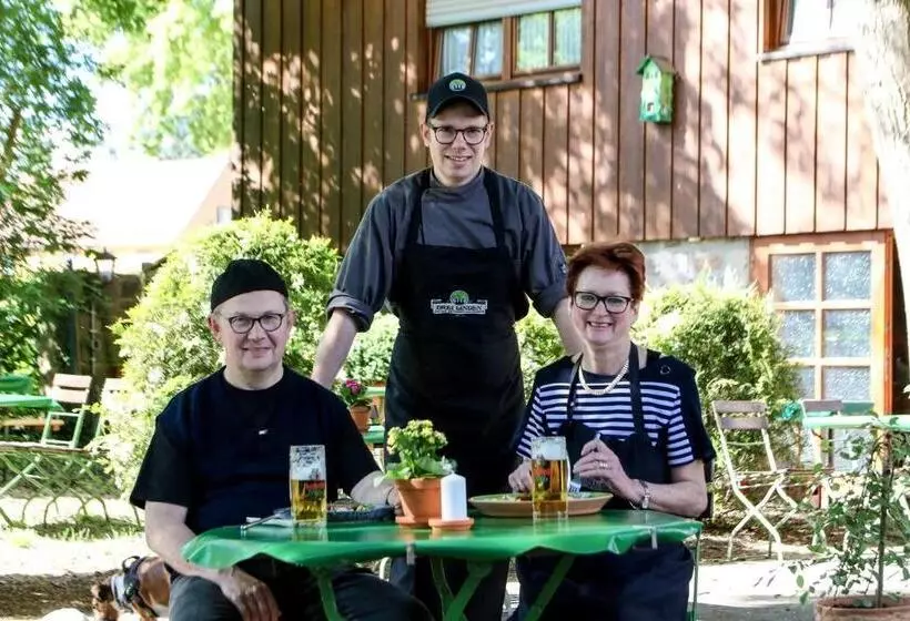 ホテル Gasthof Metzgerei Drei Linden