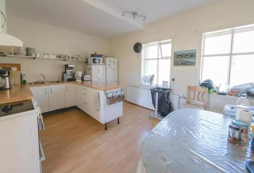 پانسیون Hvammur 2 Guesthouse