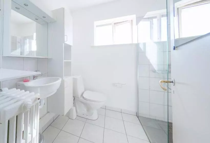 پانسیون Hvammur 2 Guesthouse