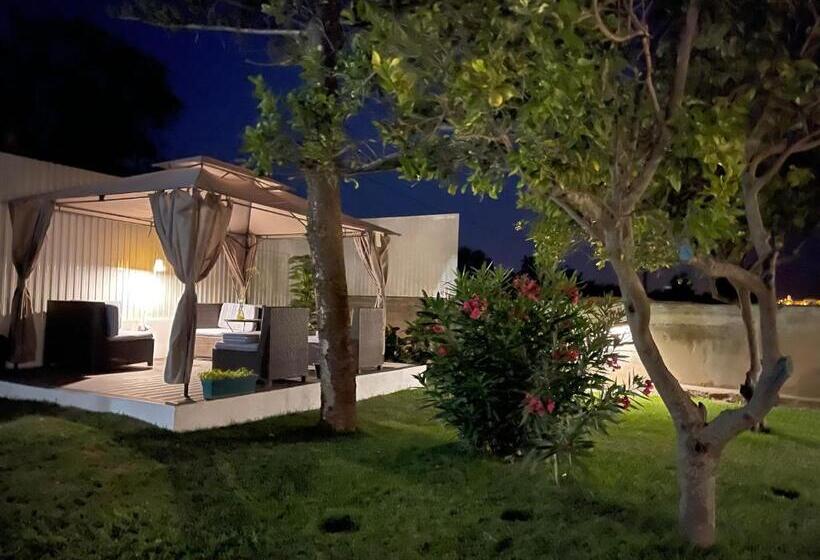 پانسیون Kerart House