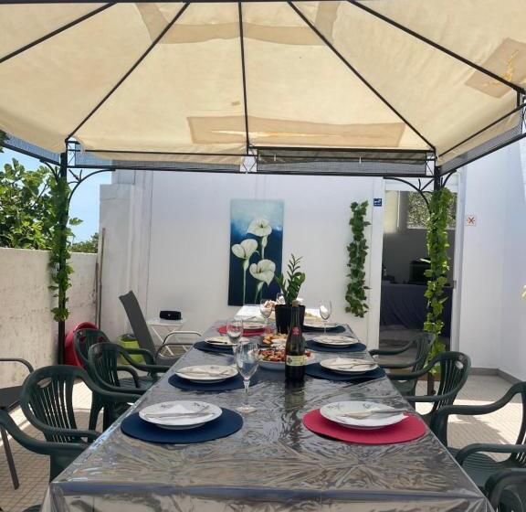 پانسیون Kerart House