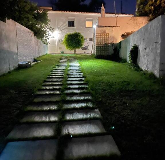 پانسیون Kerart House