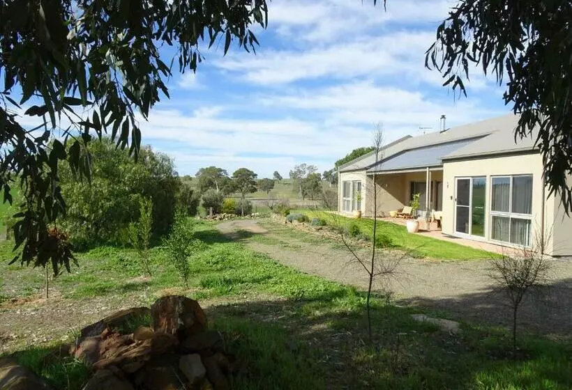 Majatalo Meander Retreat   The Green Room
