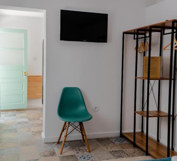 تختخواب و صبحانه Genius Loci Guesthouse