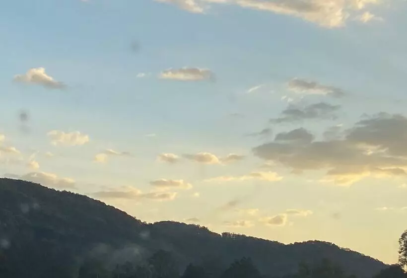 Aamiaismajoitus (B&B) Pine Mountain Inn