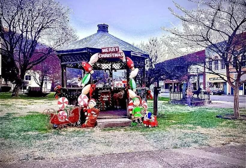 Aamiaismajoitus (B&B) Pine Mountain Inn