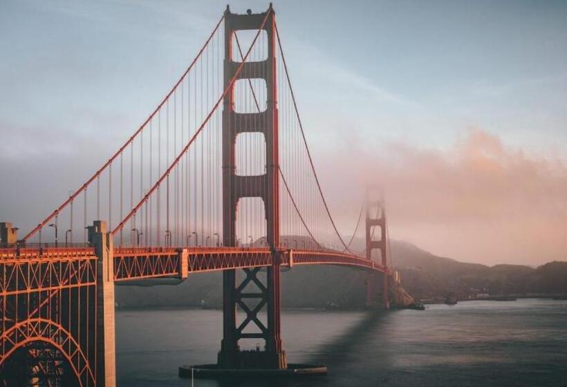 هتل کپسول Sunset Edwardian Bed And Breakfast At Golden Gate Park San Francisco