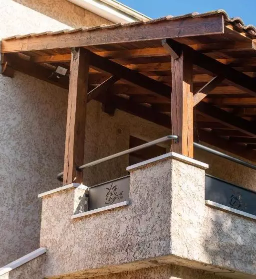 Majatalo La Doloreanne