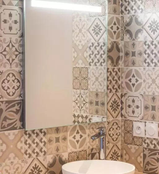 Majatalo La Doloreanne