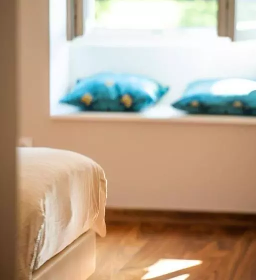 Majatalo La Doloreanne