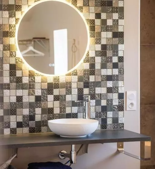 Majatalo La Doloreanne