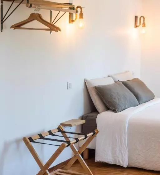 Majatalo La Doloreanne