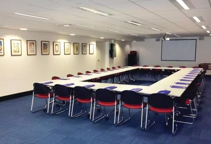 Gold Coast Performance Centre   Hostel