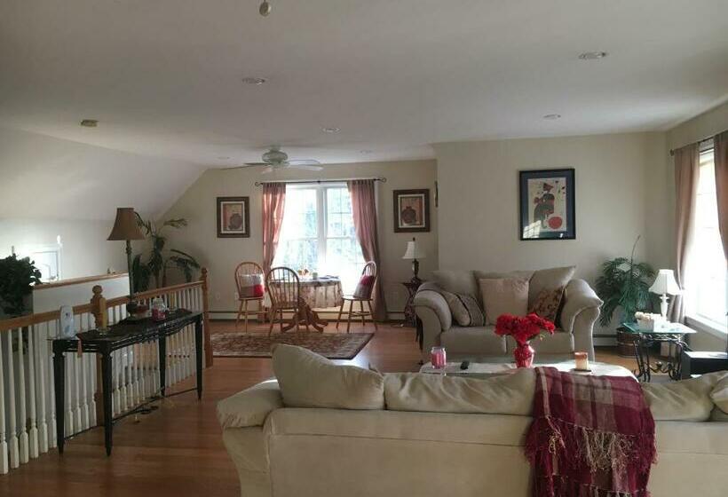 Bed and Breakfast Large Modern Private Suite By The Sea Birders Paradise