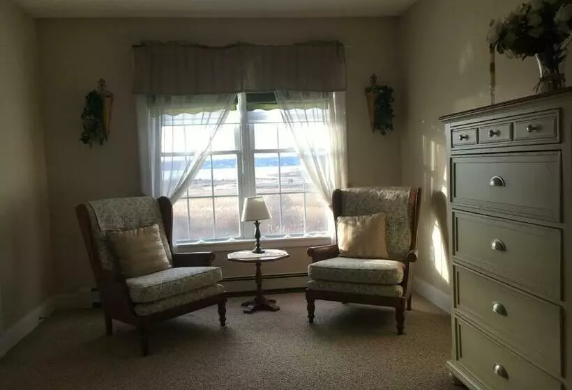 Aamiaismajoitus (B&B) Large Modern Private Suite By The Sea  Birders Paradise