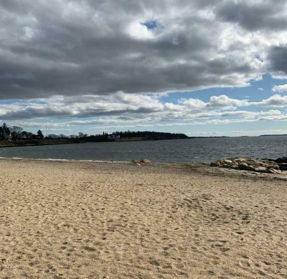 Bed and Breakfast Large Modern Private Suite By The Sea Birders Paradise