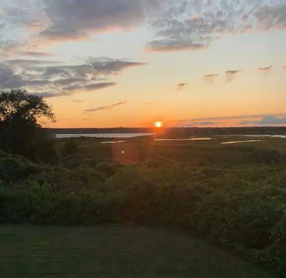 Aamiaismajoitus (B&B) Large Modern Private Suite By The Sea  Birders Paradise