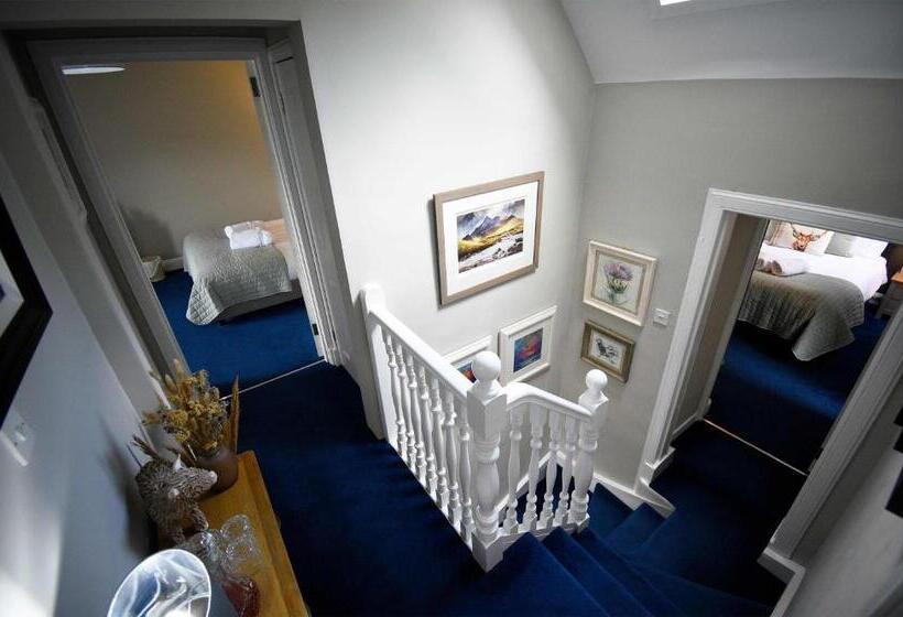 تختخواب و صبحانه Rockview