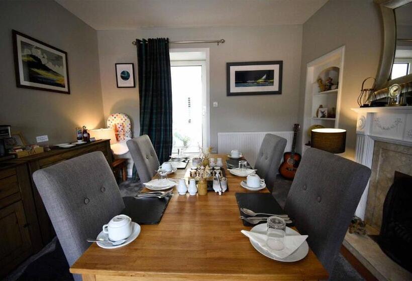 تختخواب و صبحانه Rockview