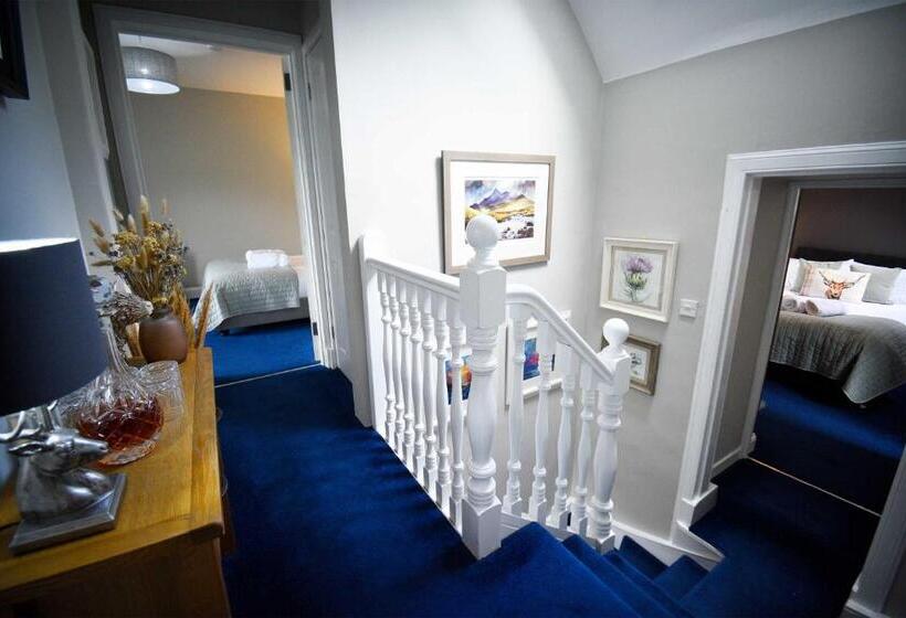 تختخواب و صبحانه Rockview